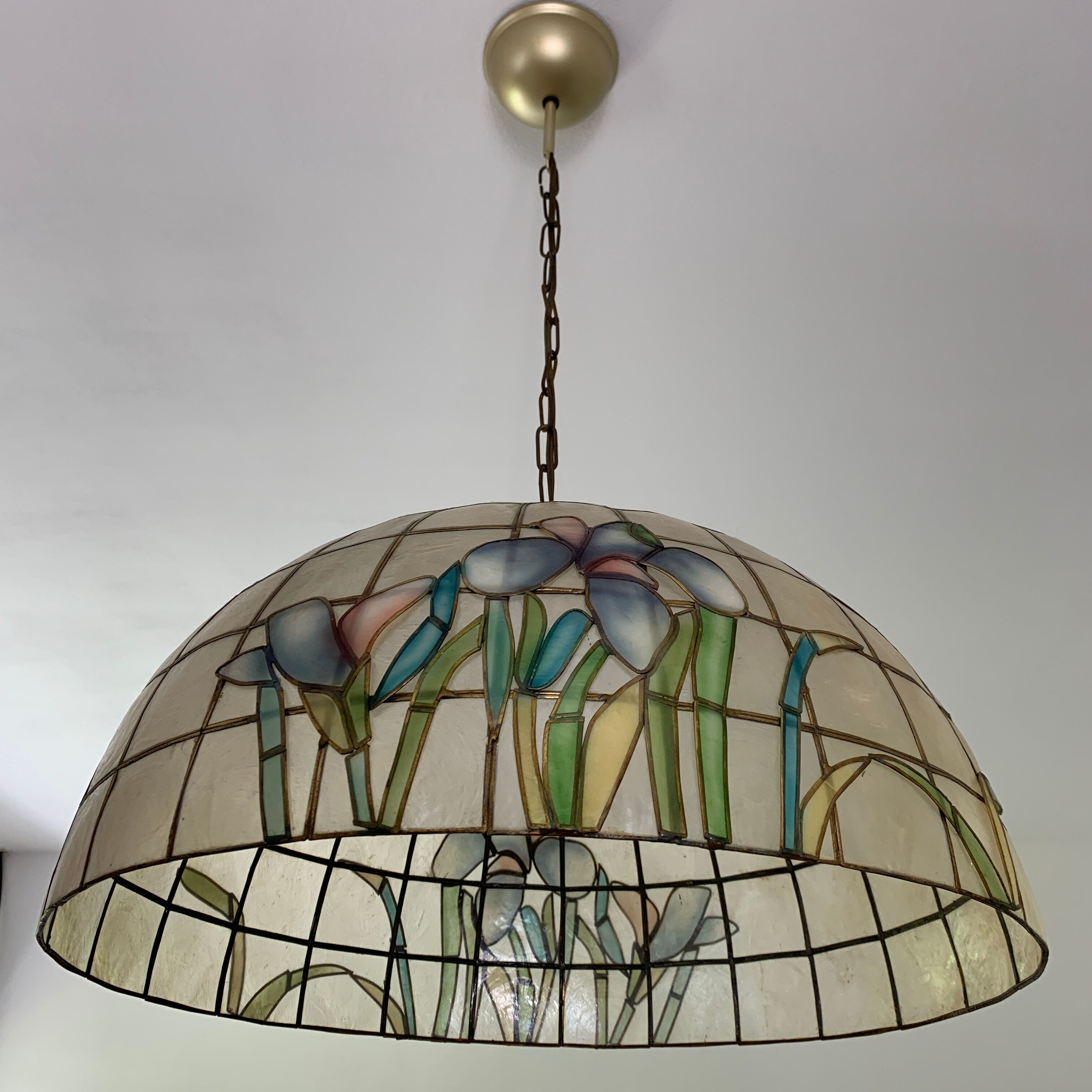 Capiz mother-of-pearl hanging  floral pattern