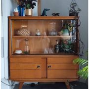 Buffet vitrine pieds compas