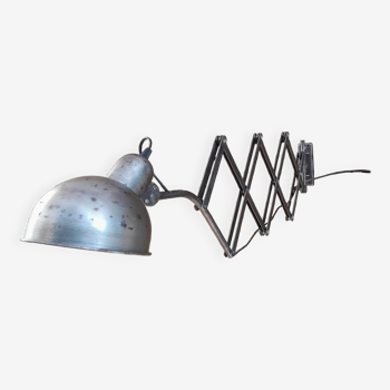 Accordion type wall lamp