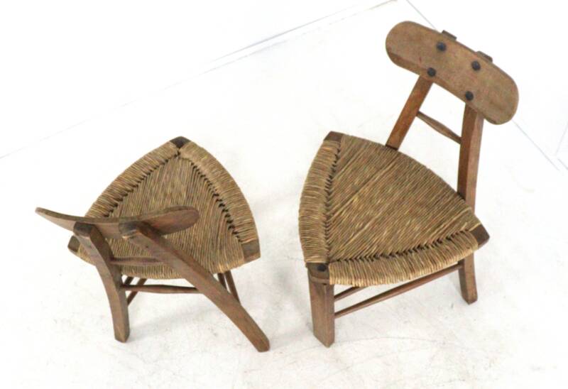 Ensemble de 2 chaises tripodes brutalistes