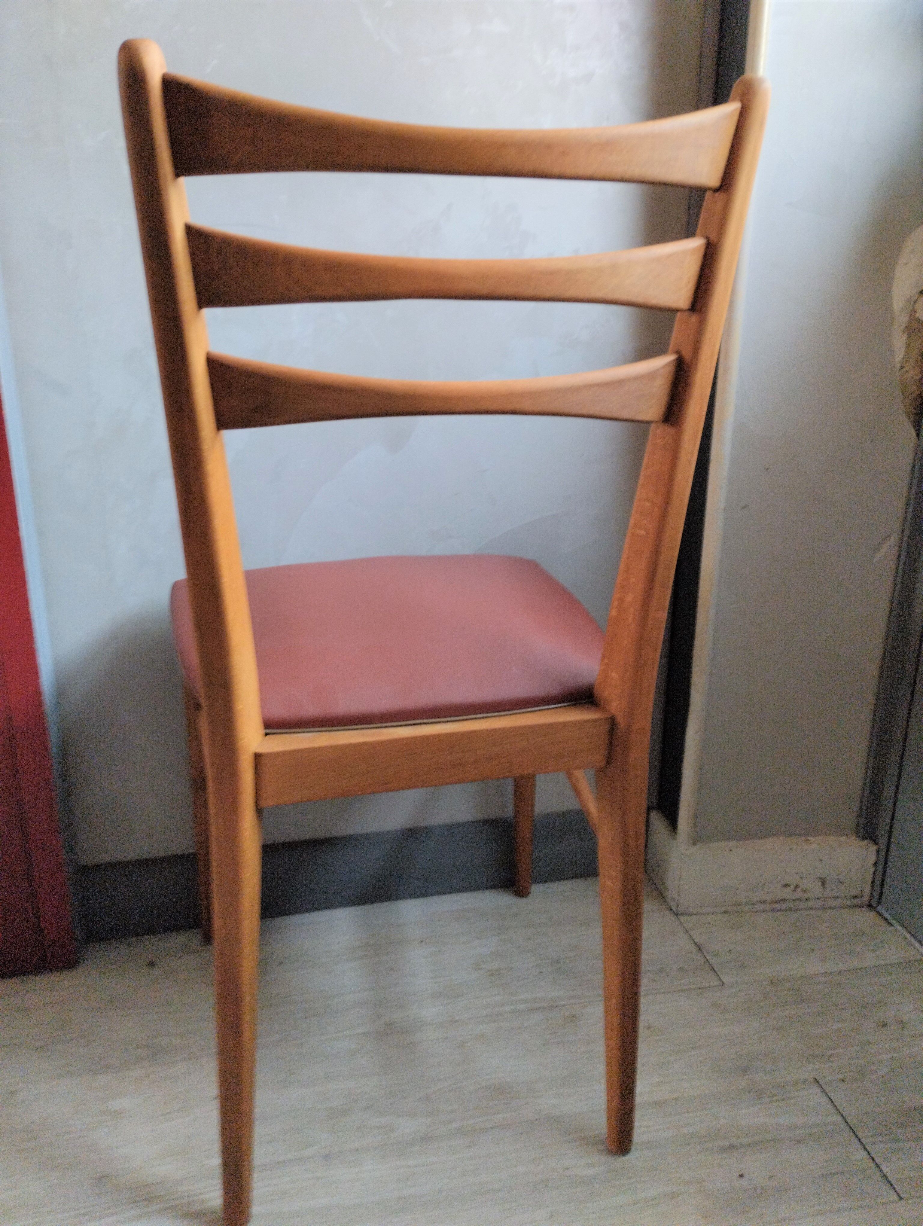 Set of 5 Scandinavian style chairs