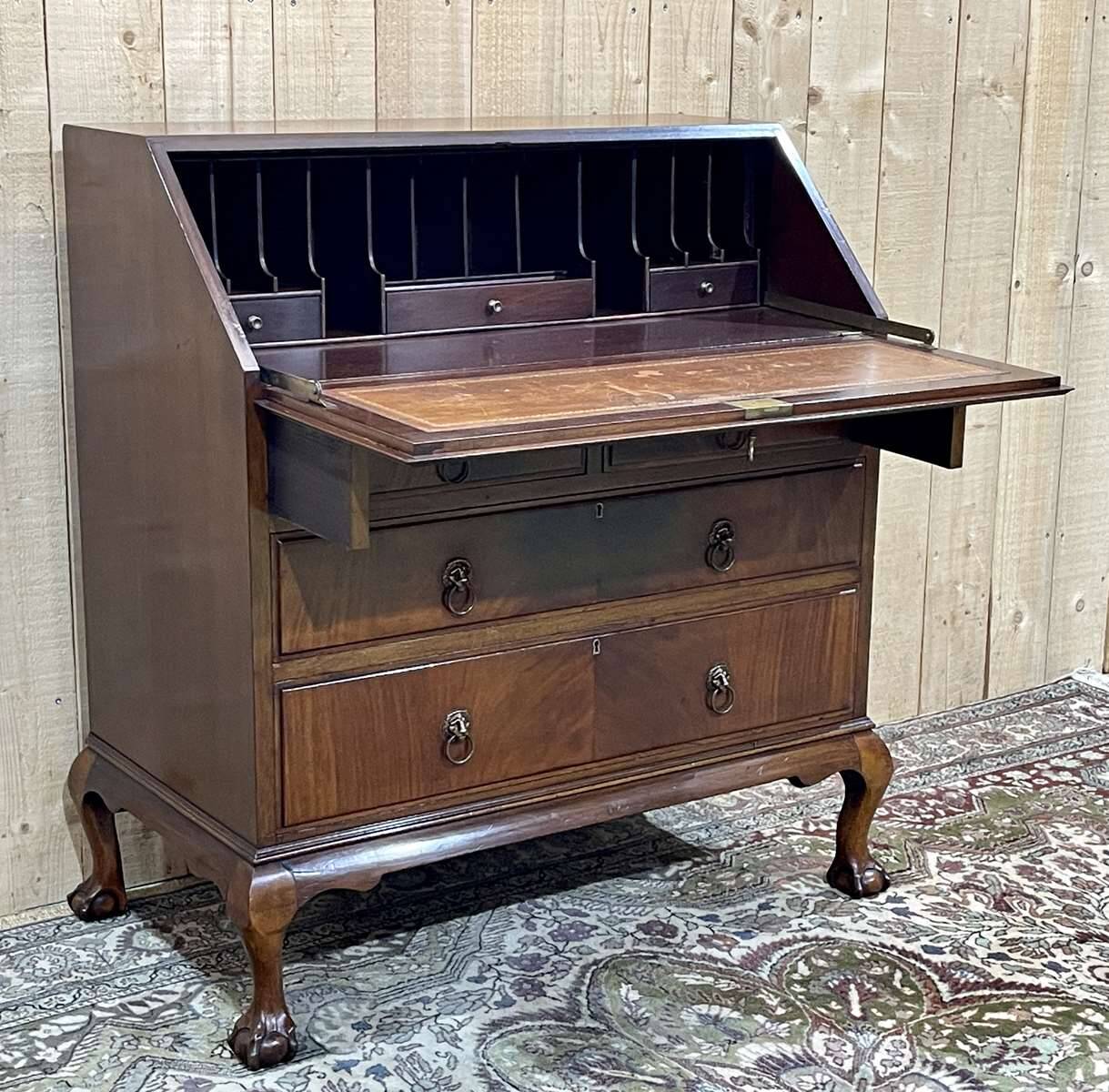 1930s mahogany donkey desk in English.