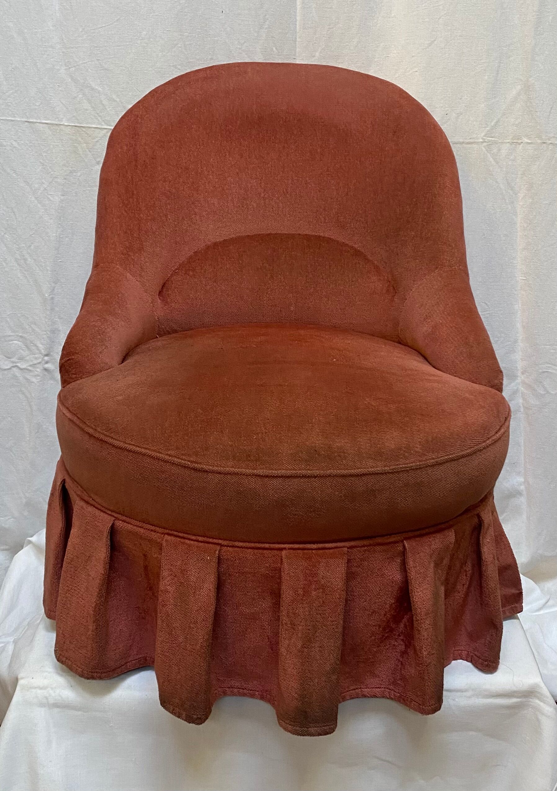 Pink velvet toad armchair