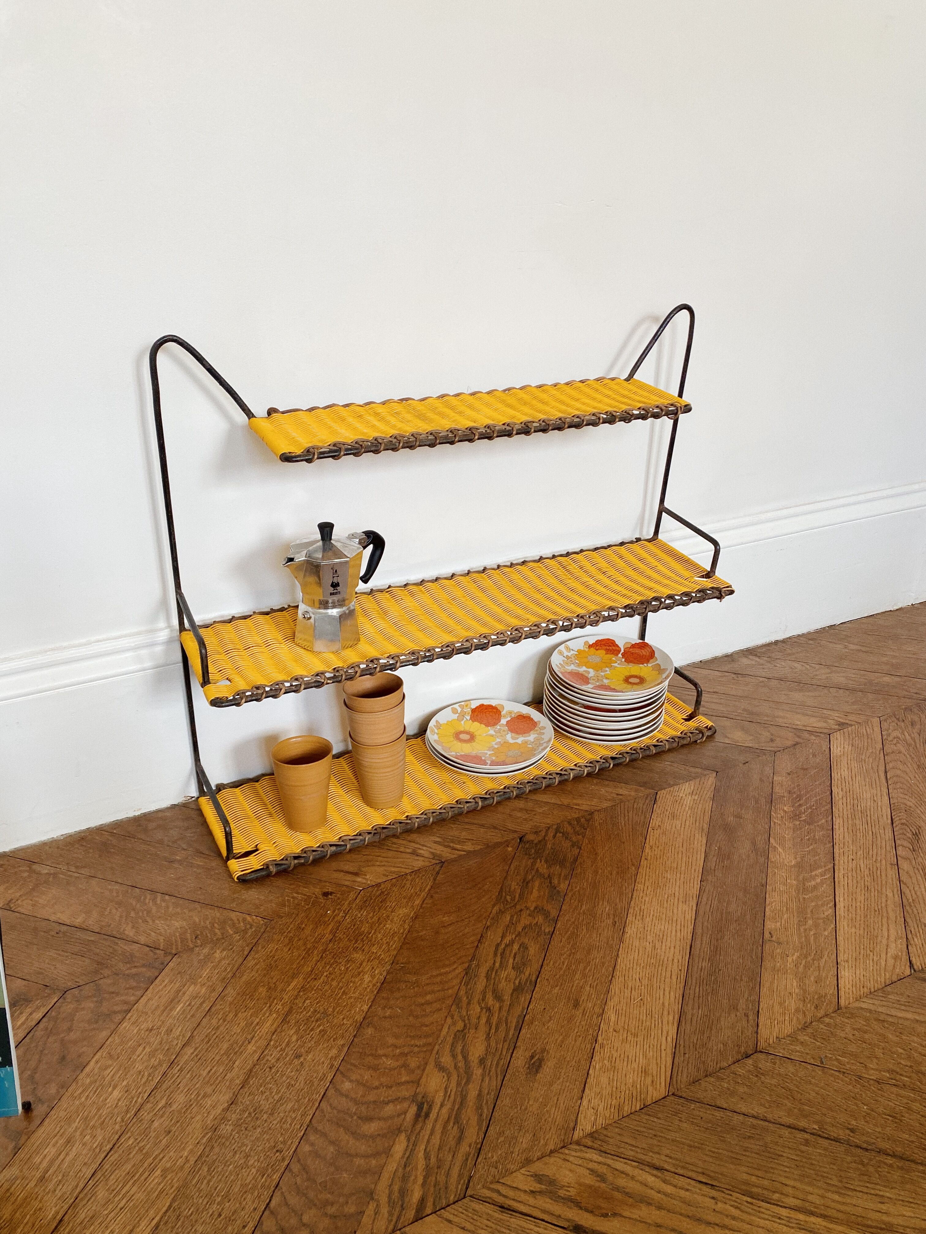 70s shelf in scoubidou and metal