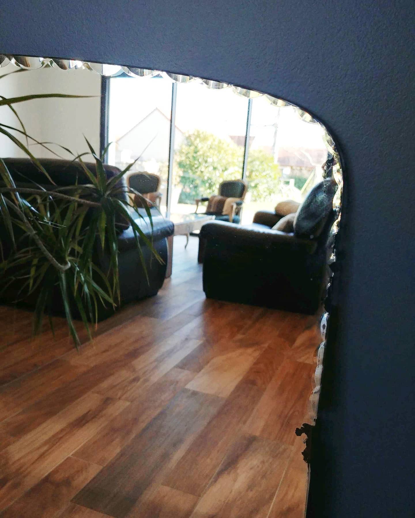 Bevelled mirror 104 x 66.5 CM