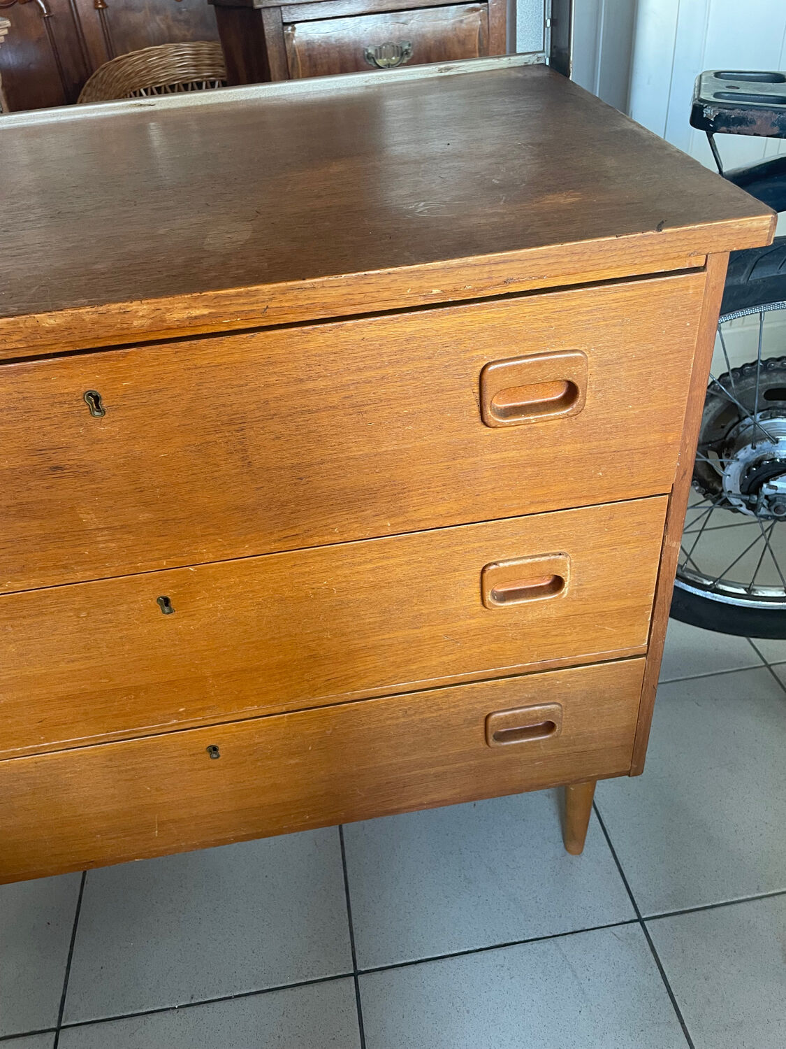 Étagère bois scandinave
