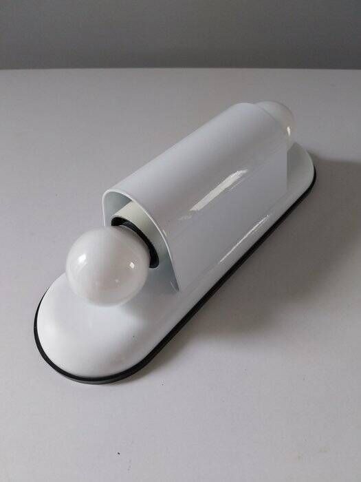 Set of two Italian design wall lights "Dui" by Vico Magistretti for Artemide