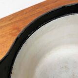 Black enamelled cast iron pot with a teak handle in mid-century style by Timo Sarpaneva for Rosenlew of Finland, 1960s.