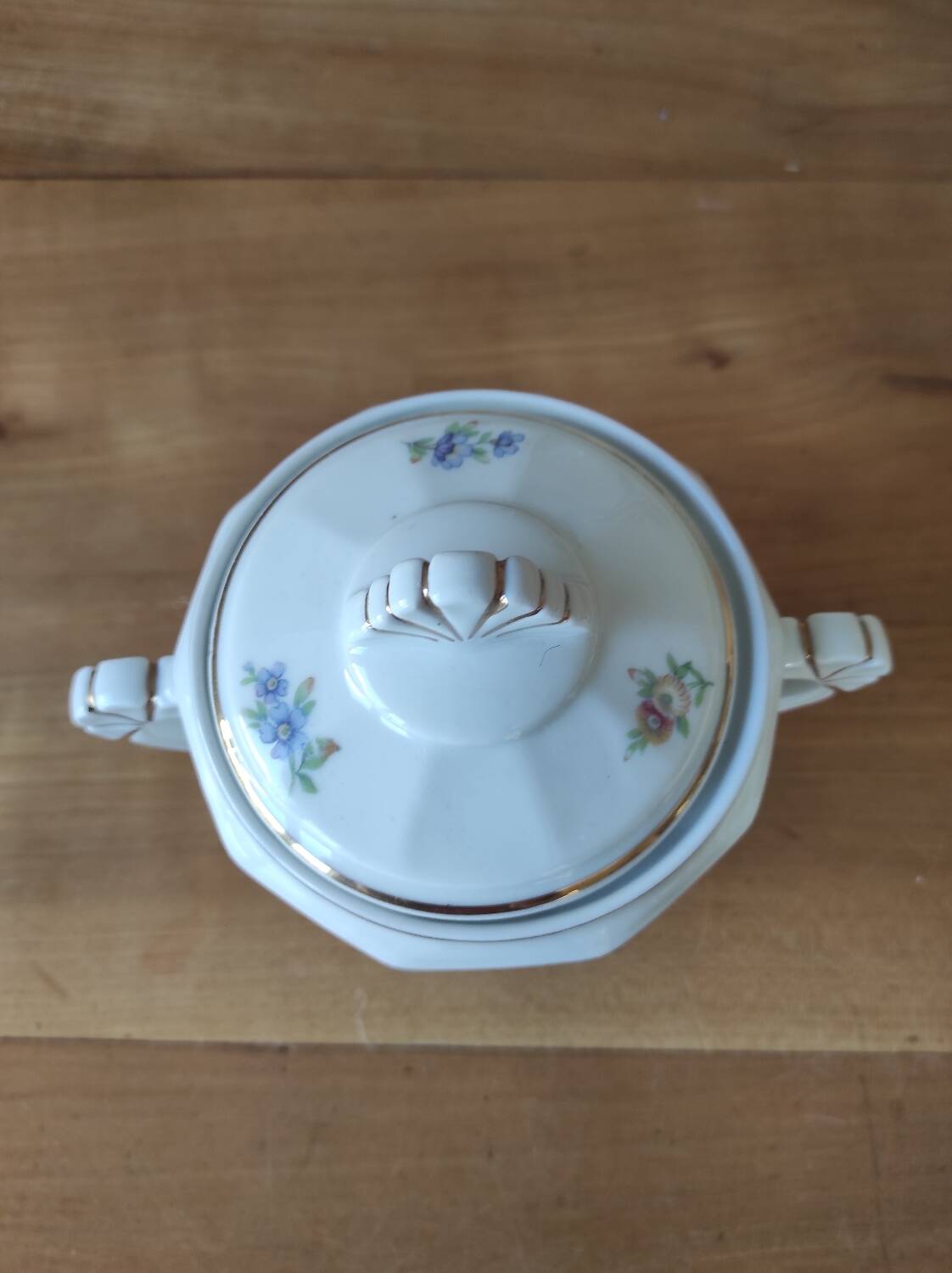 Porcelain sugar bowl with floral decoration