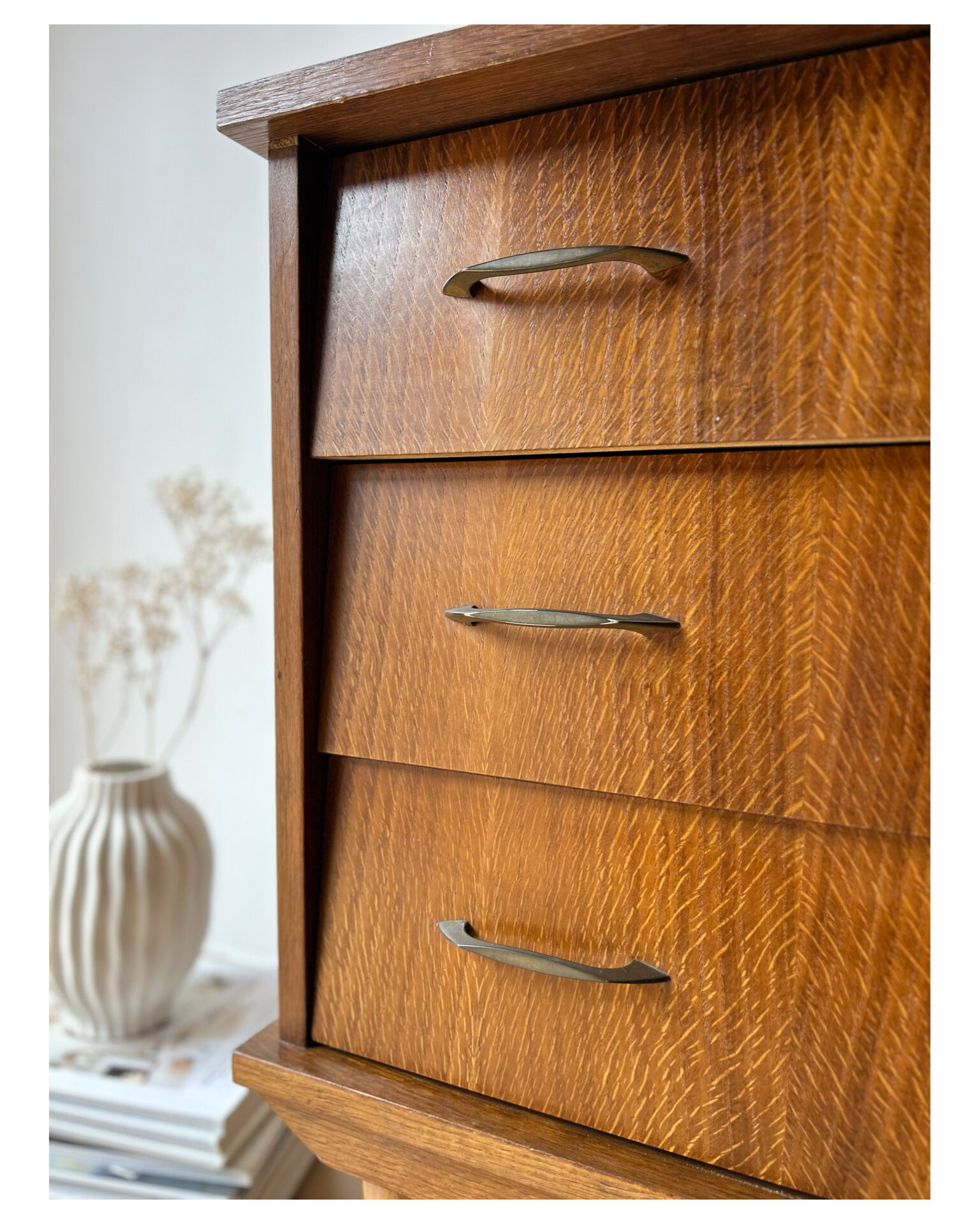 Vintage chest of drawers