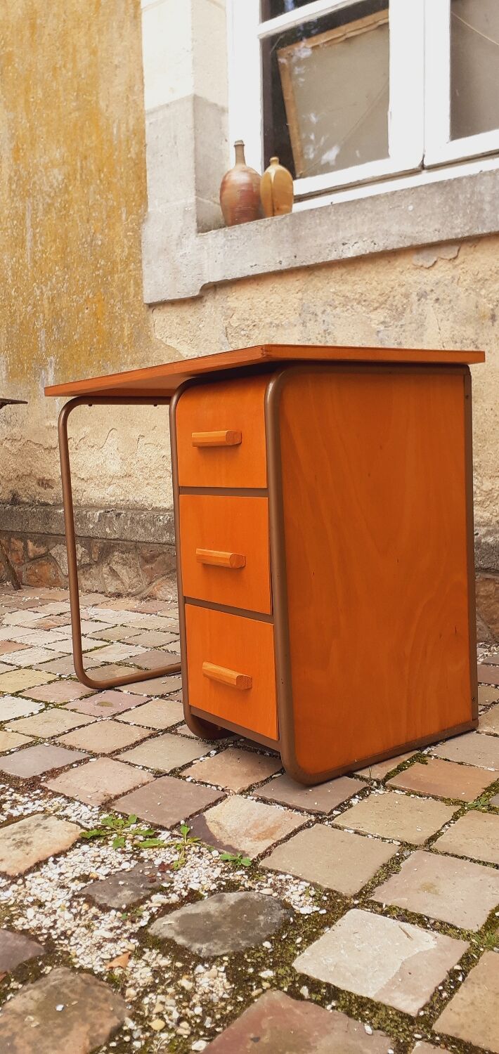 Desk and its vintage chair year 50