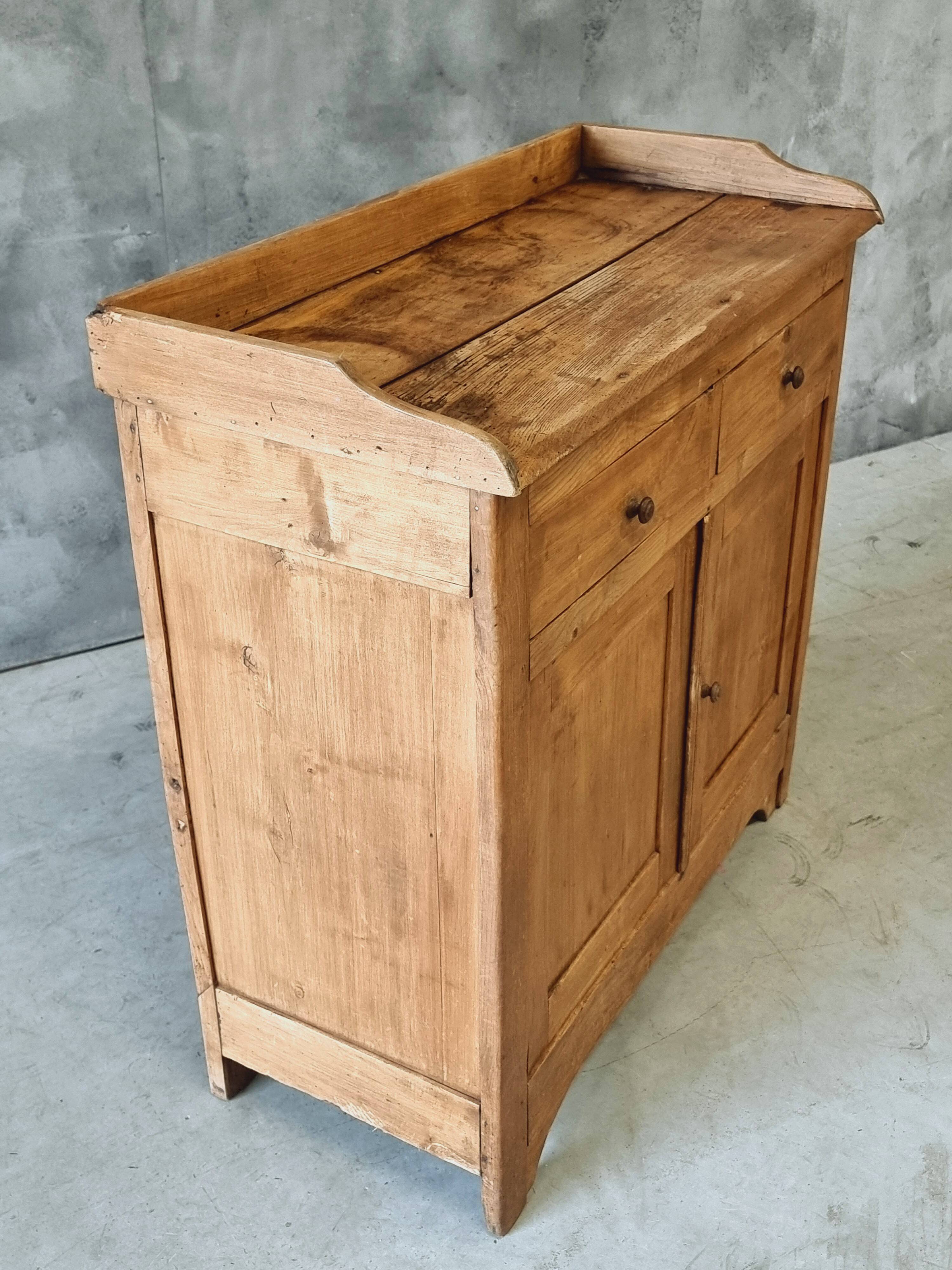 Commode ancienne de campagne française