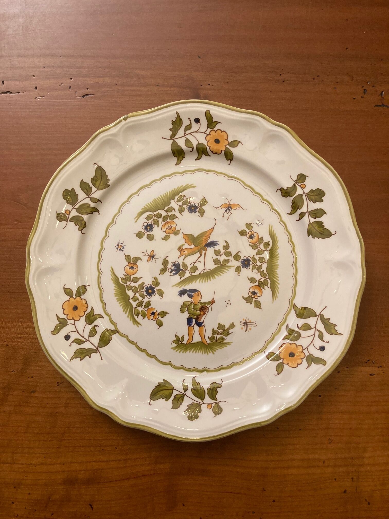 Plate décor Vieux Moustiers