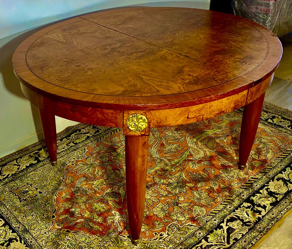 Oval table Art Deco period 1925, magnifying glass of Elm