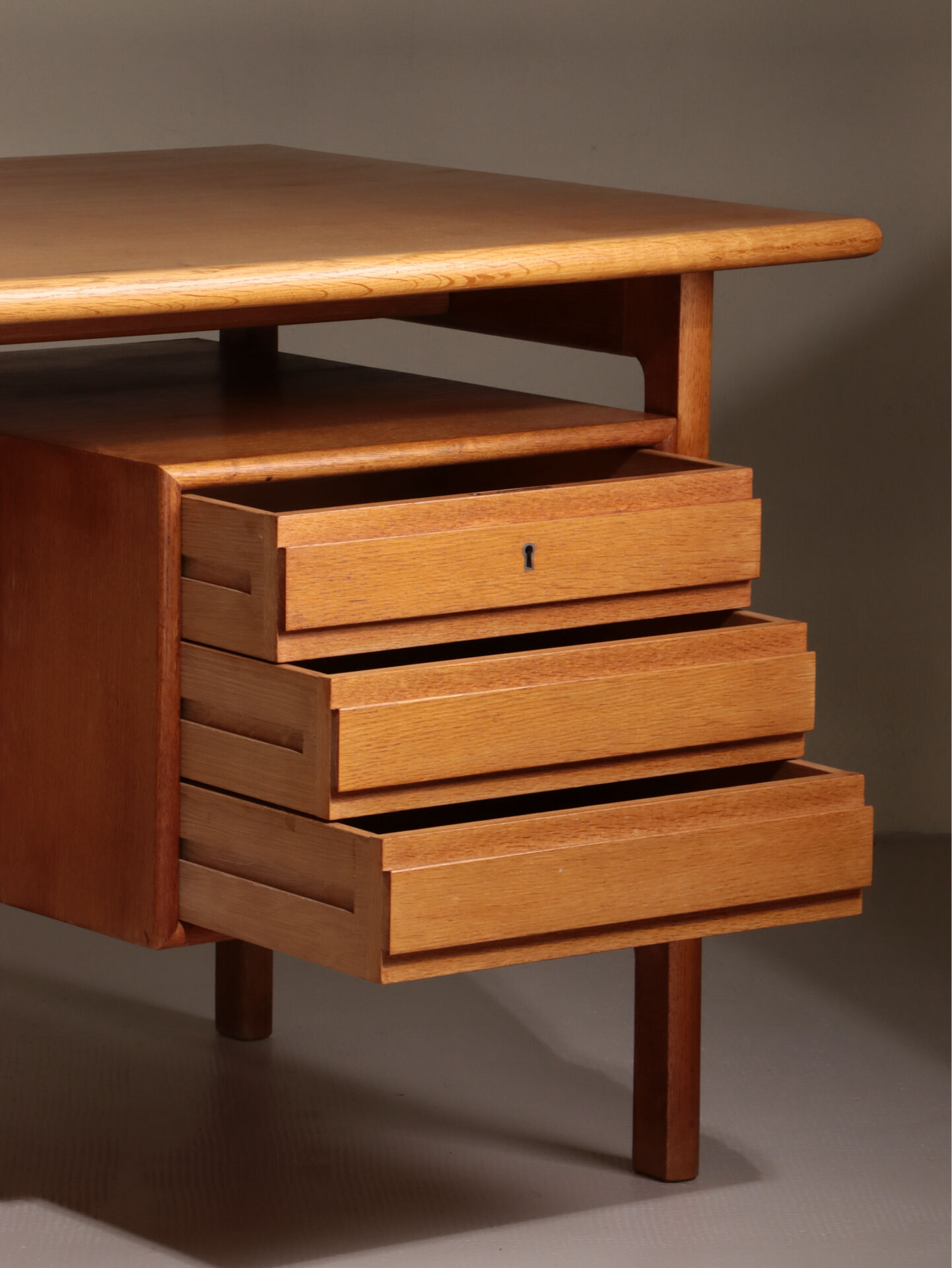 Bureau scandinave vintage