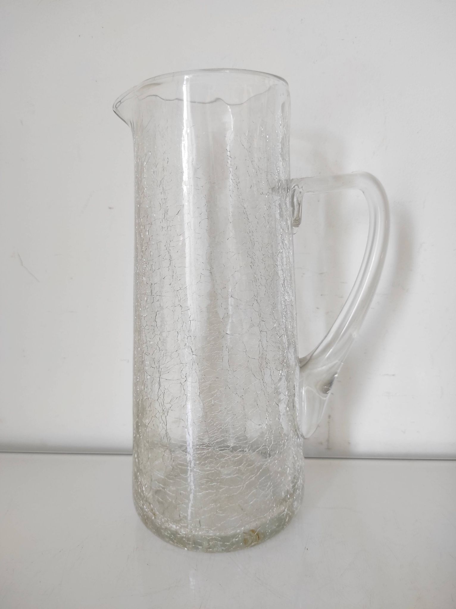 Artisanal cracked glass pitcher 24.5 cm