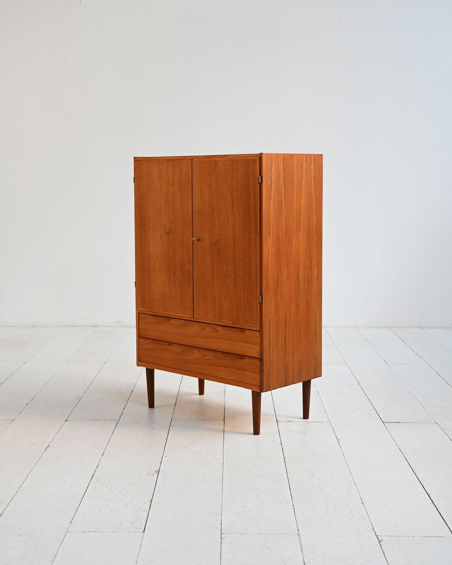 Scandinavian teak cabinet from the 1950s/60s
