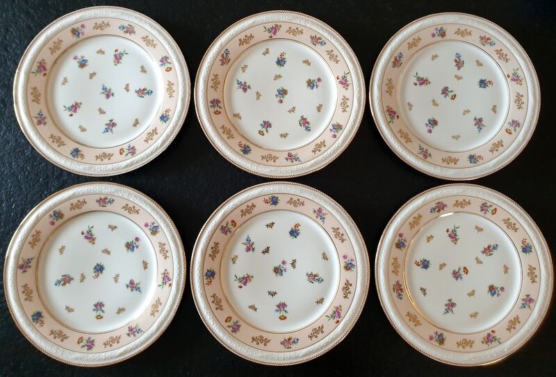 Series of 6 flat plates, Limoges porcelain, Raynaud et Cie