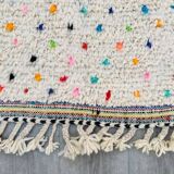 Tapis Marocain en Laine - Éclats de Couleurs sur Fond Blanc 150cmx250cm