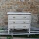 Commode vintage rénovée Greige Galuchat – Style campagne chic