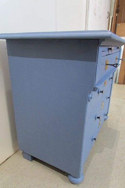 Former desk, dresser presentation