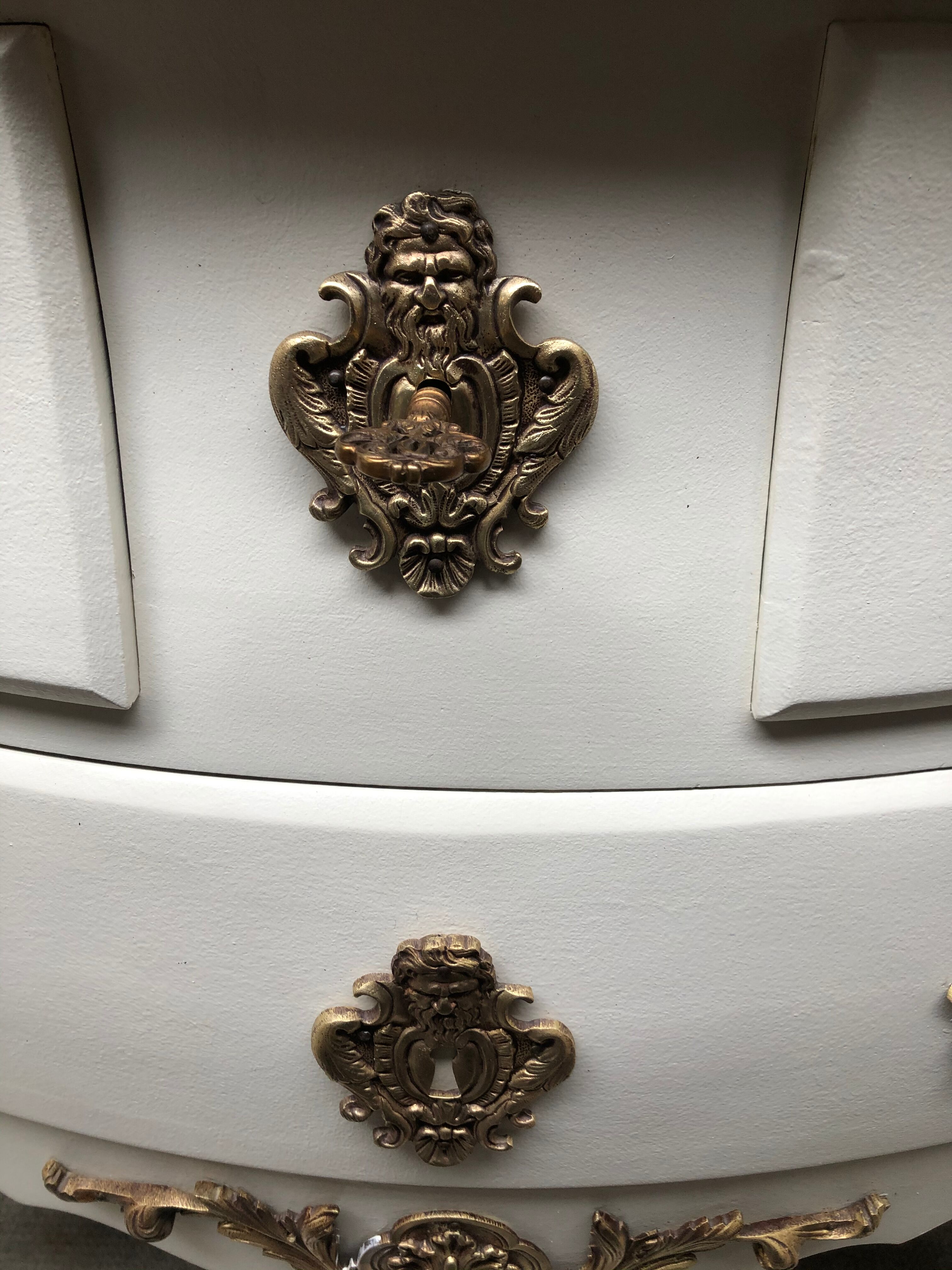 Curved chest of drawers white patina above marble louis XV style