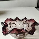 Murano empty pocket "Bullicante" organic floral shape. Plum tones. Diam. 17cm