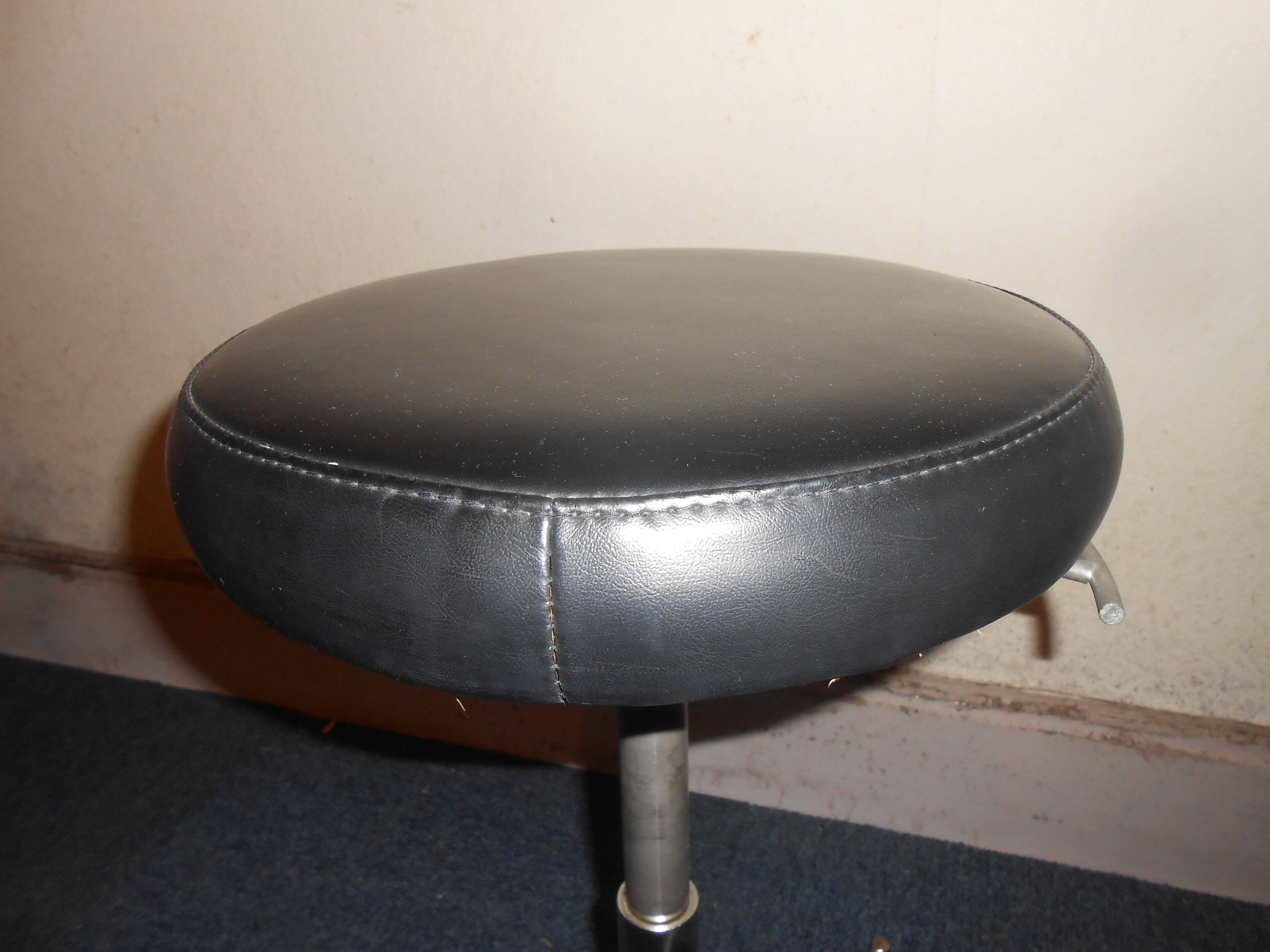 60s turning stool