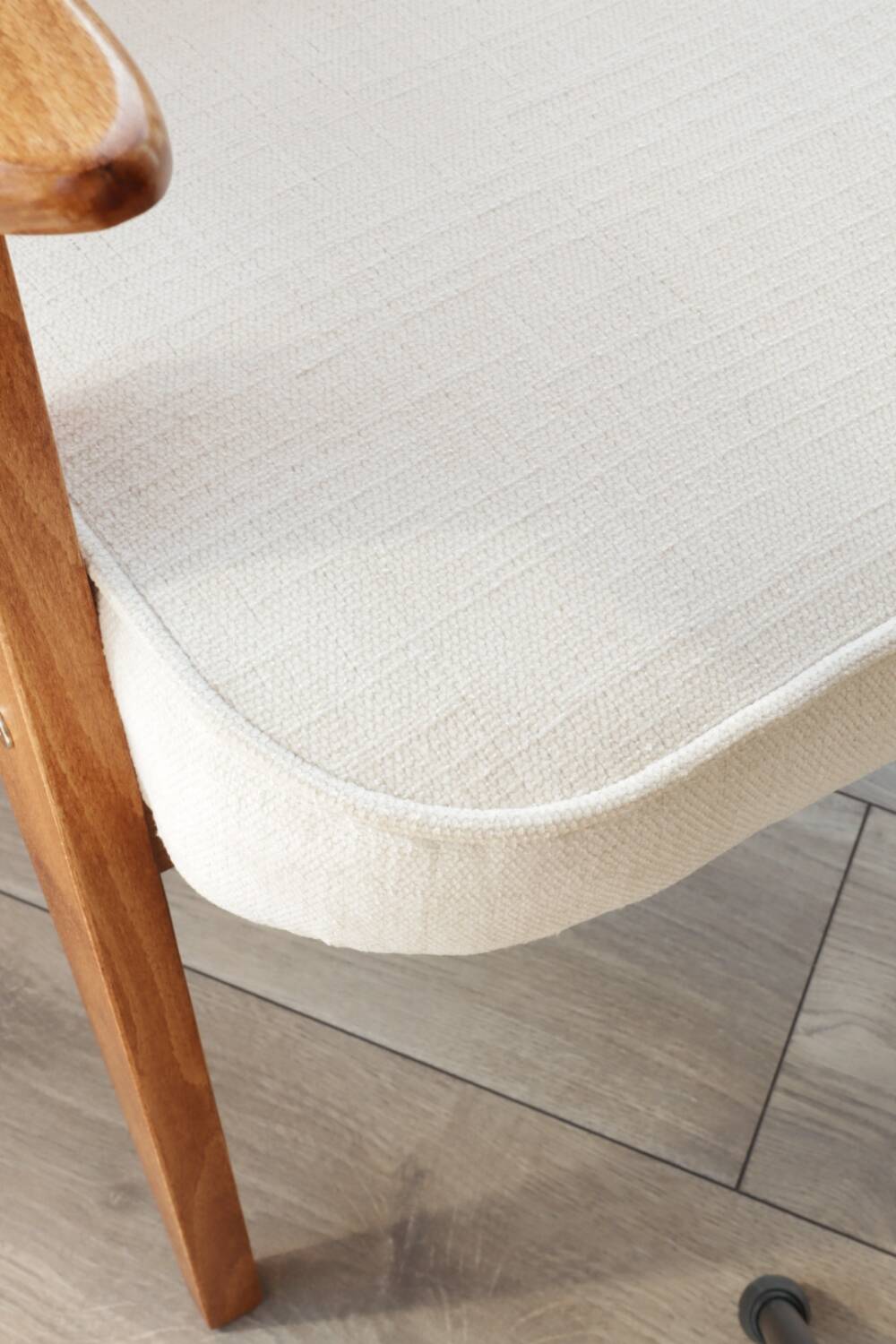 Fauteuil Lounge Vintage Crème Blanche Tissu Bois Naturel Design Scandinave