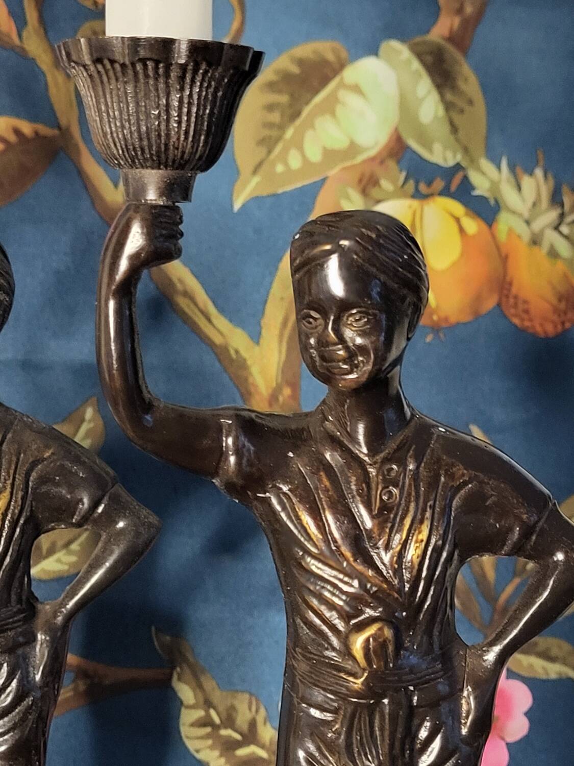 Statuette candle holder