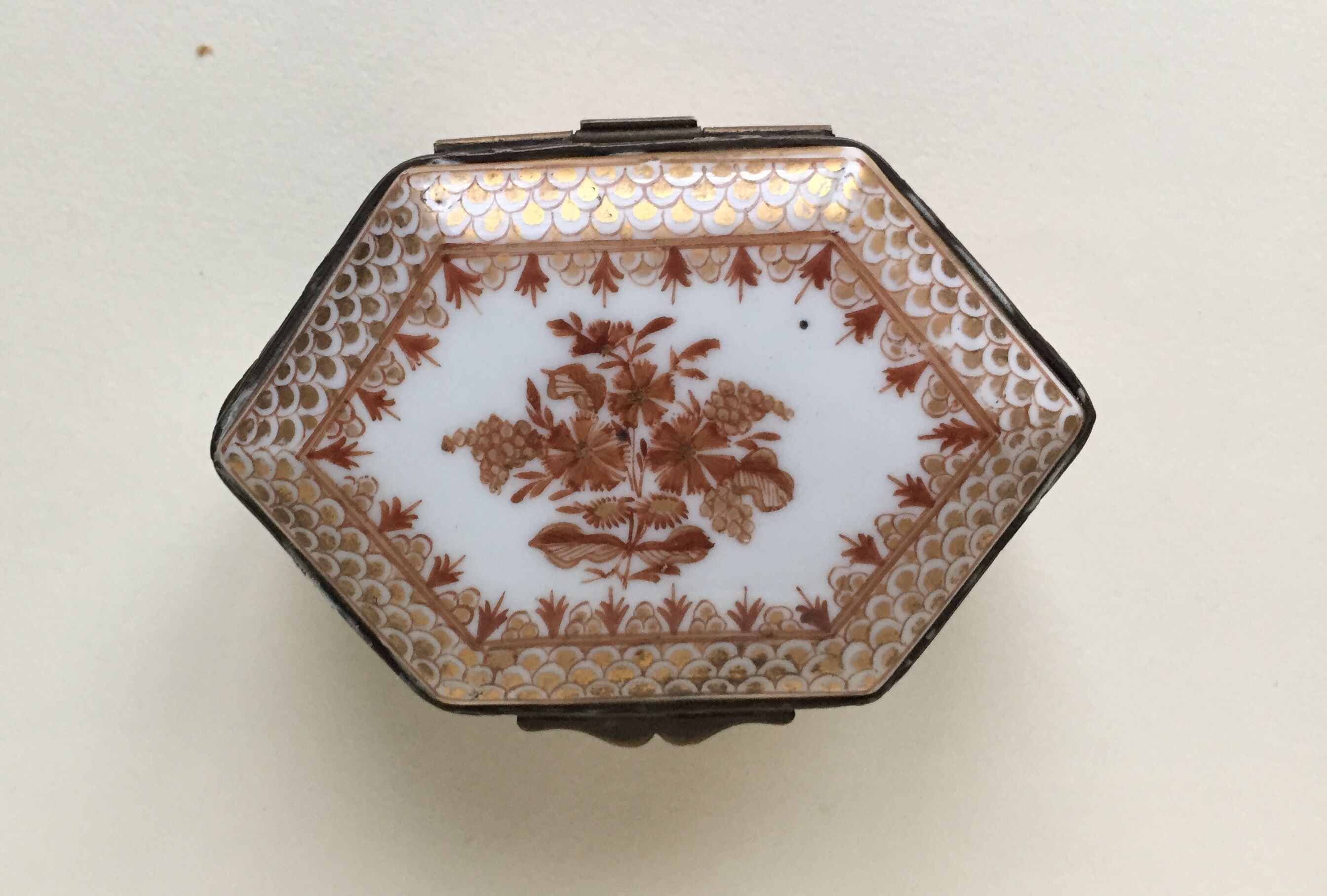 Porcelain jewelry box