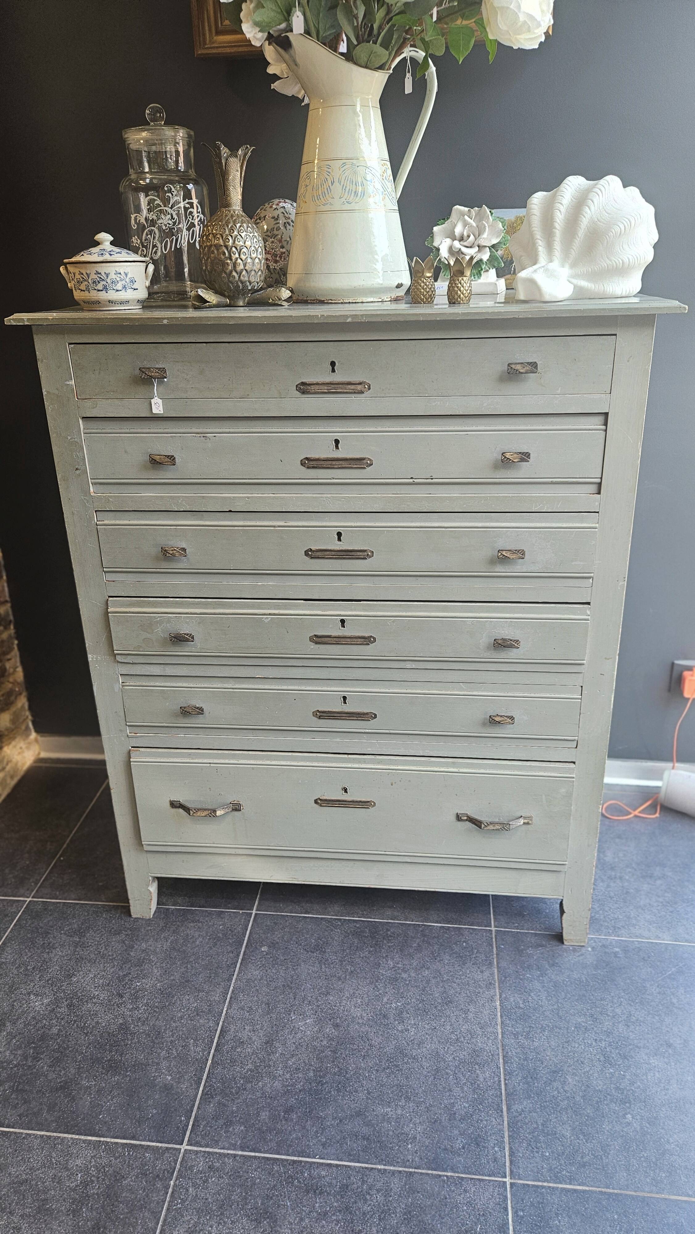 Victorian Chest of Drawers