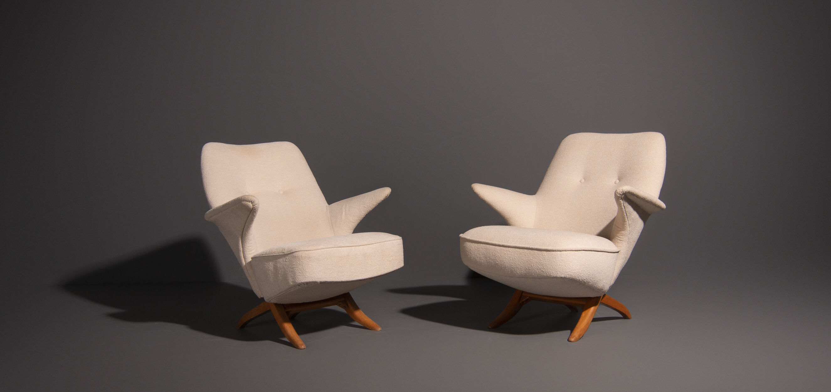 Pinguïn armchair by Theo Ruth produced by Artifort