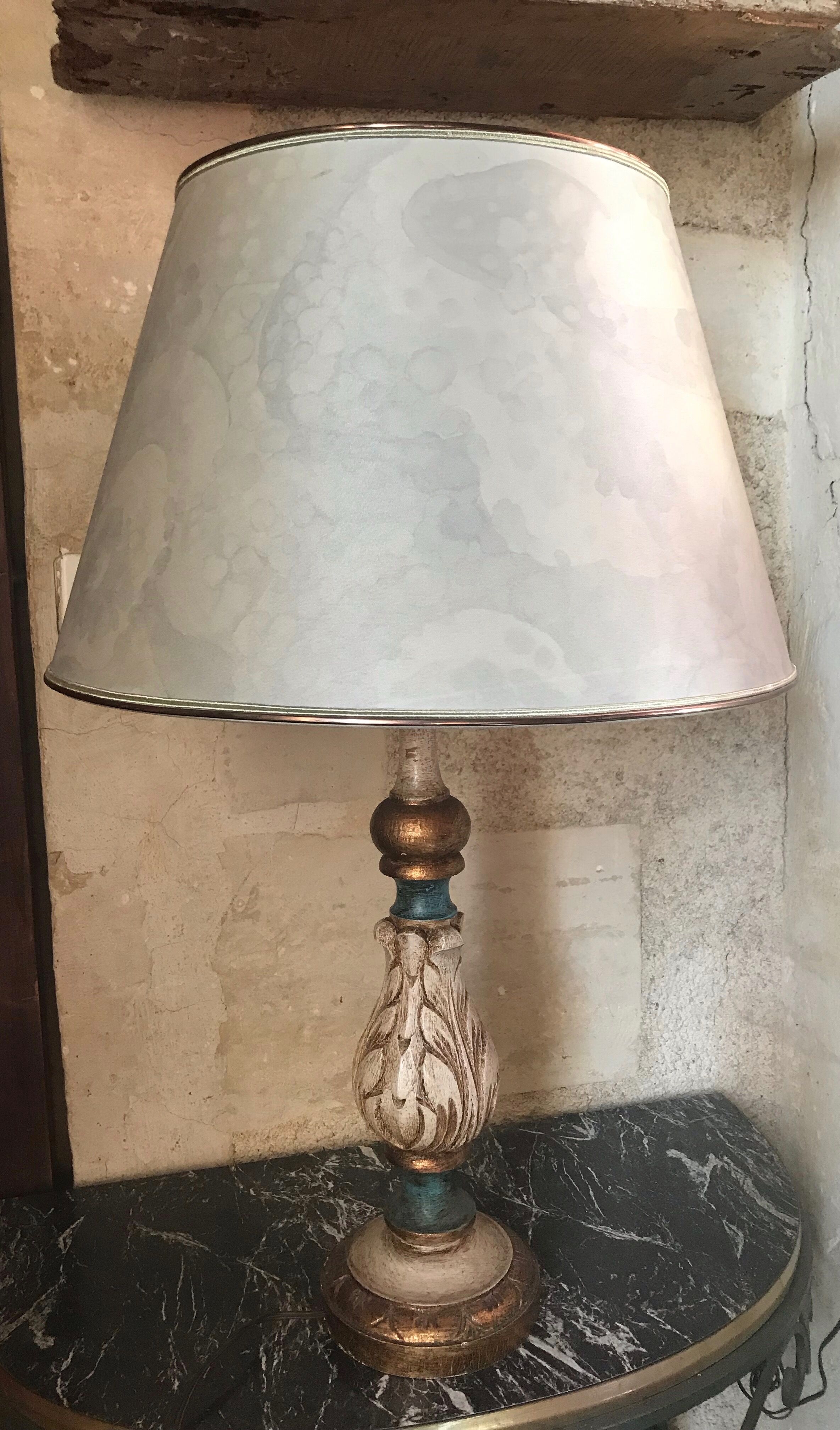 Venetian lamp in gilded wood
