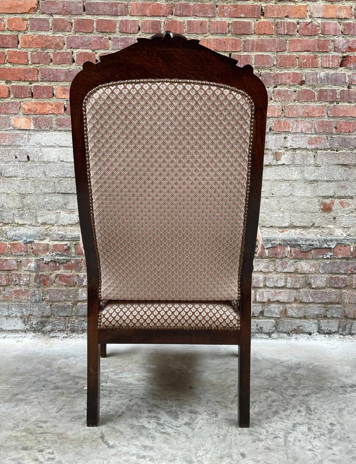 Fauteuil français en bois sculpté