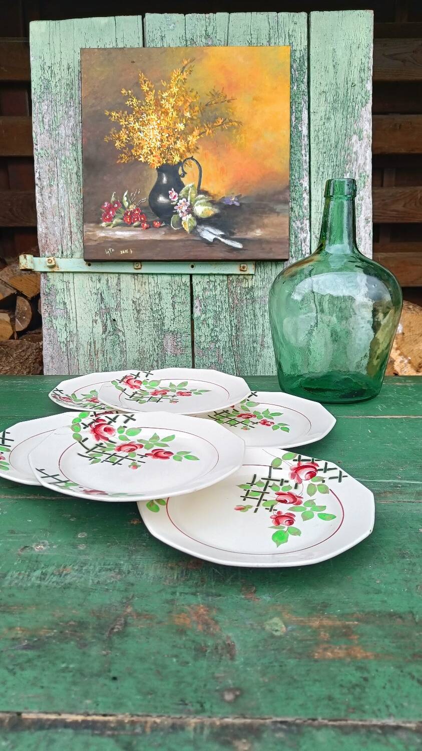 Iron earth dessert plates