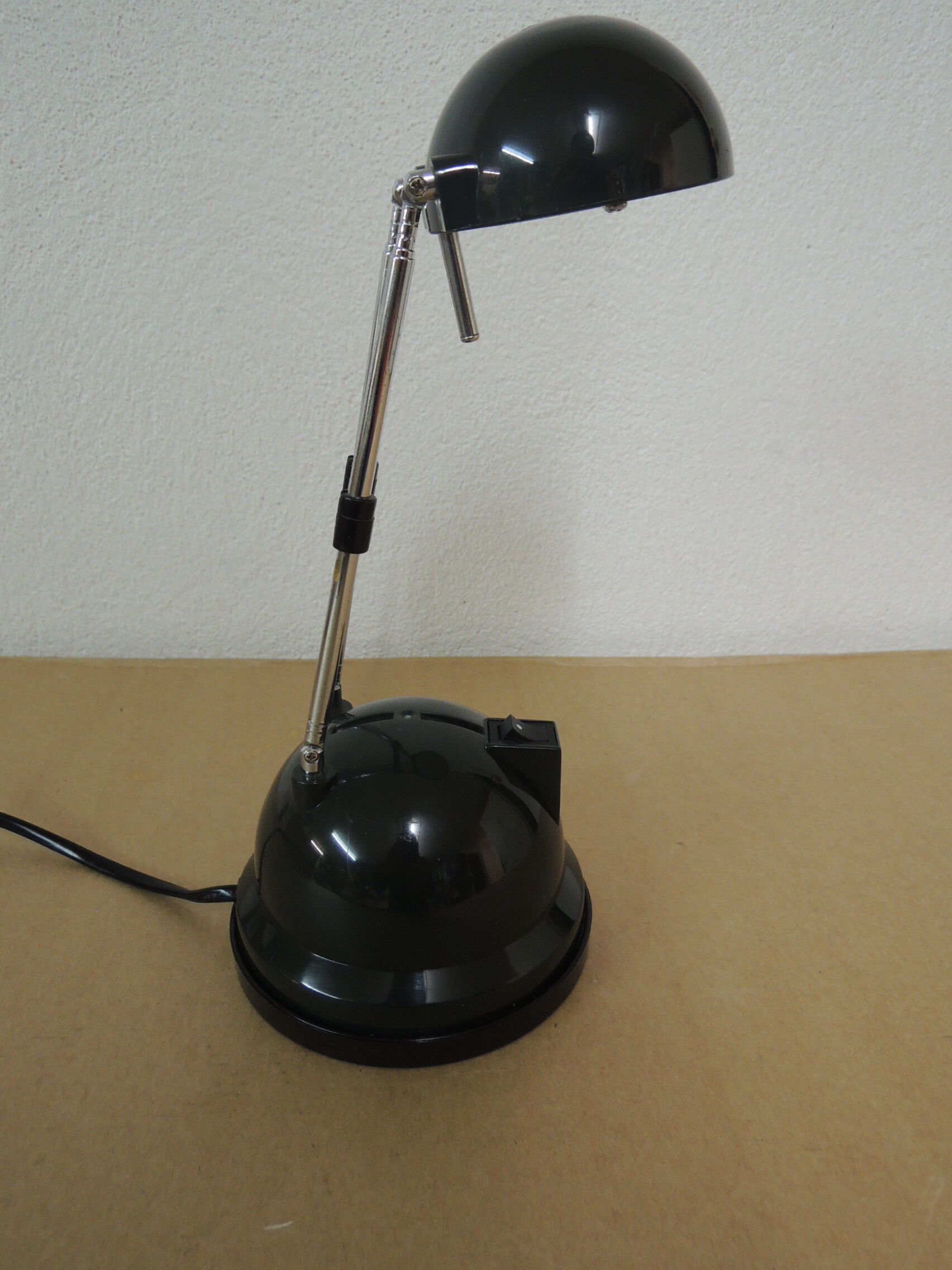 Telescopic desktop lmape