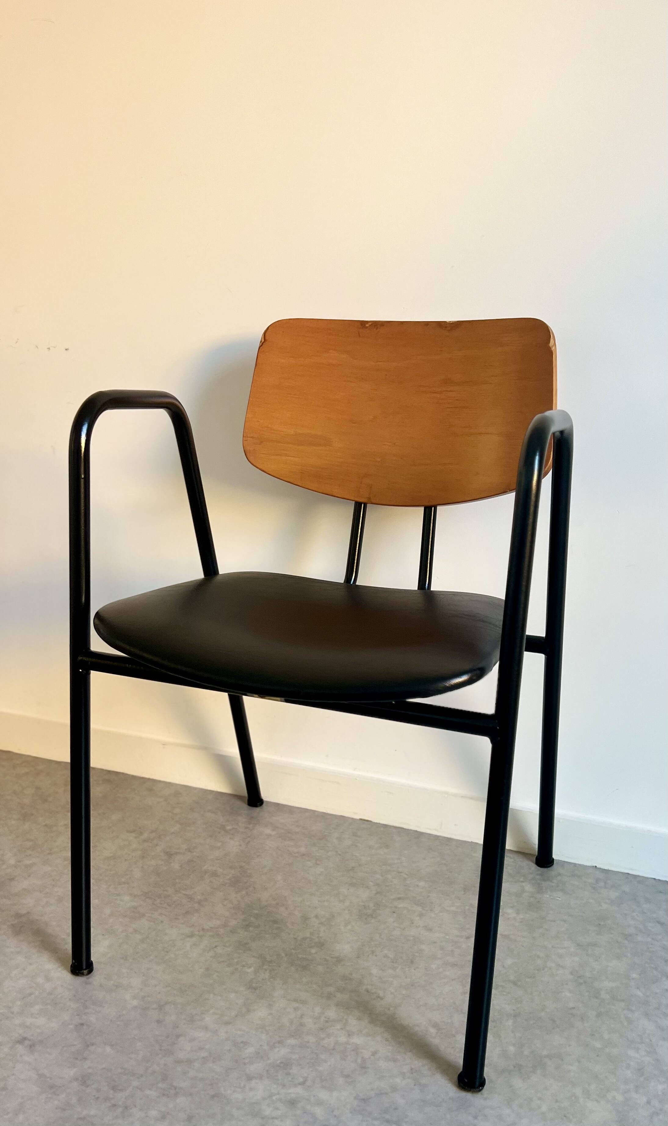 14 vintage Stella chairs