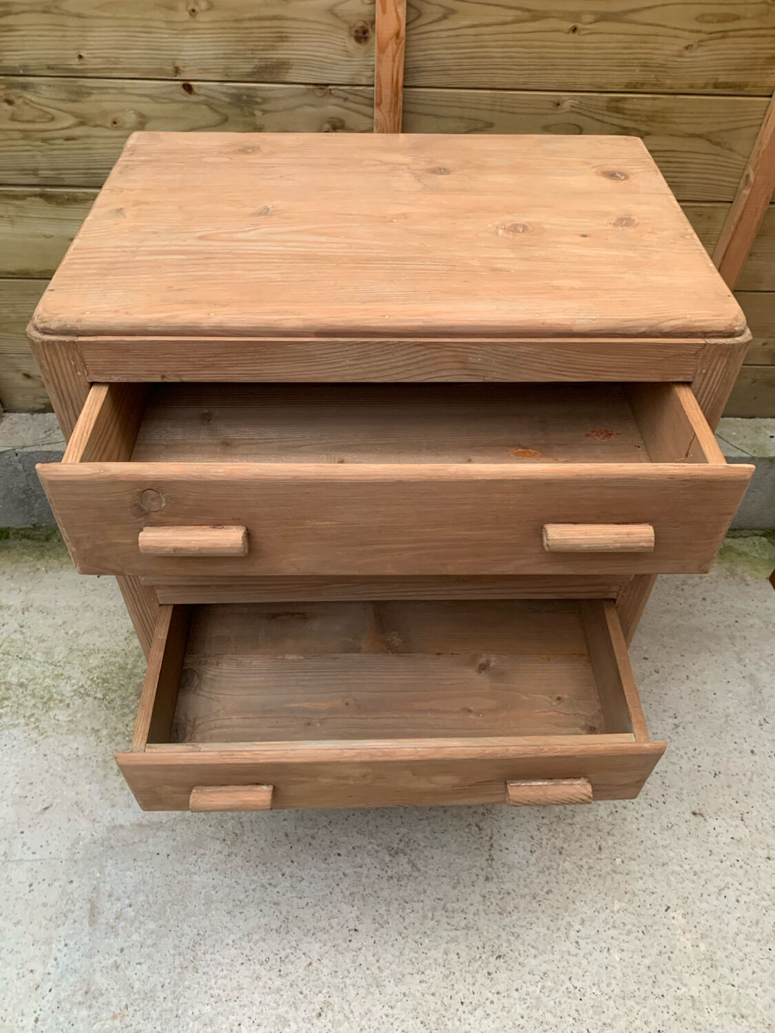 Antique chest of drawers