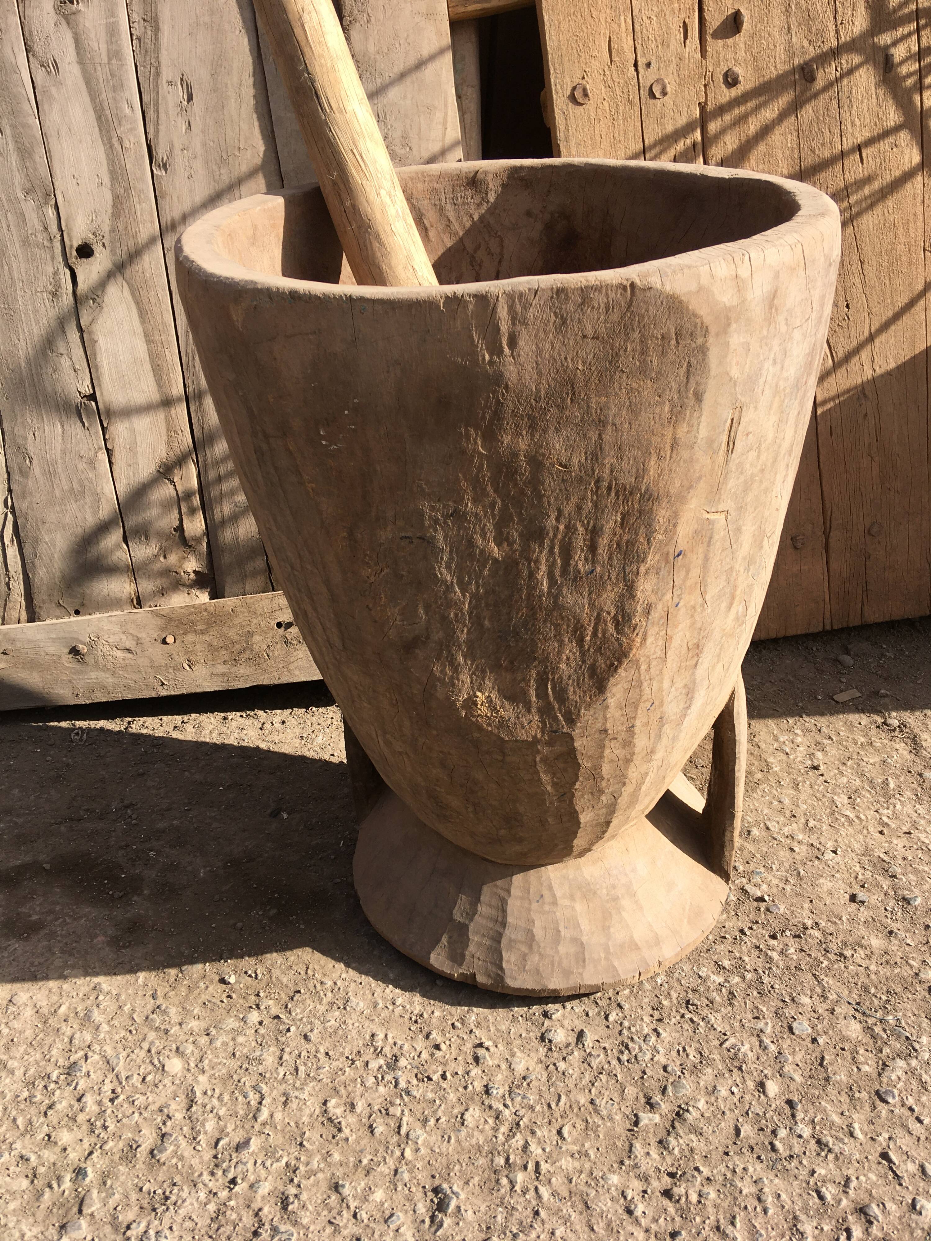 ANCIENT AFRICAN WOODEN MORTAR AND PESTLE 1