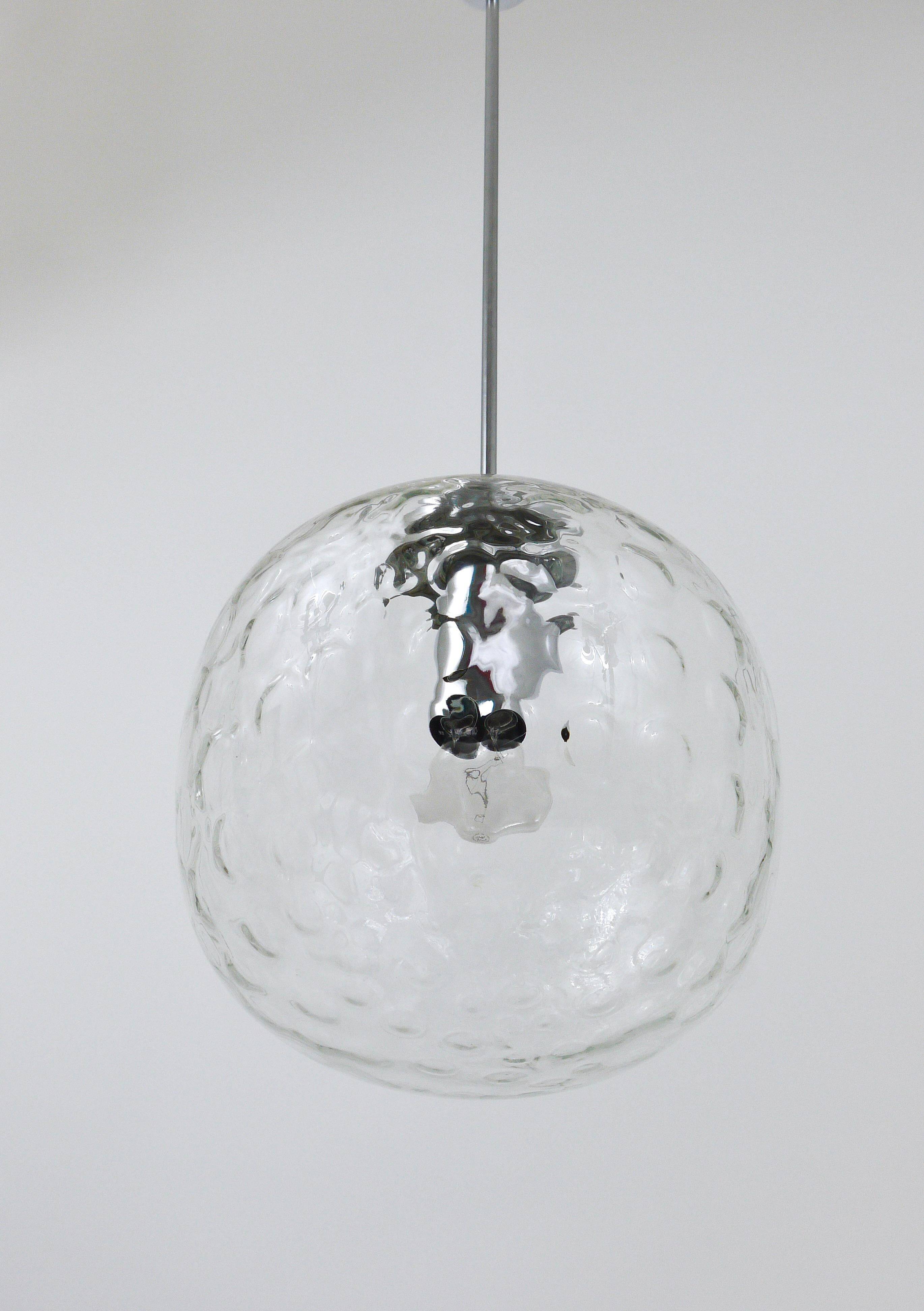 Grande lampe suspension globe en verre à bulles Limburg & chrome, Allemagne, années 1970