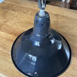 Suspension tôle émaillée, lampe industrielle