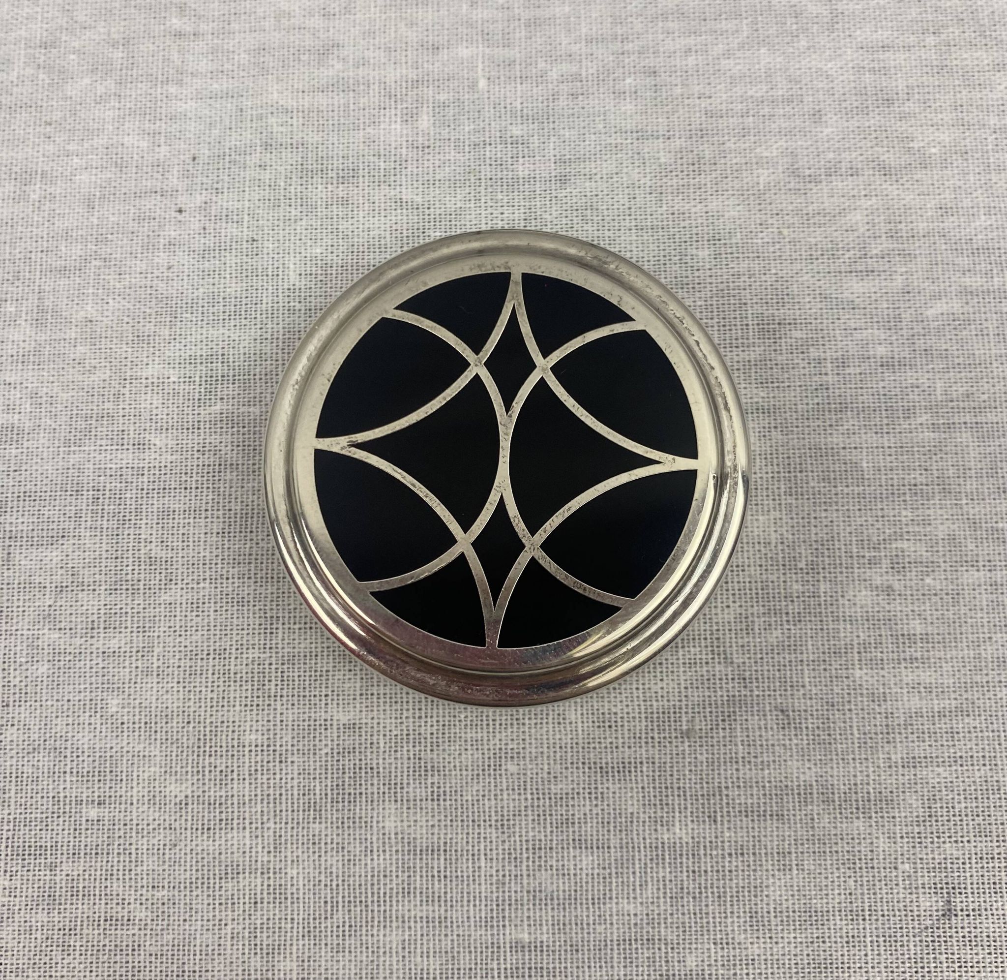 Christofle black talisman - pillbox powder box round lacquer box china silver metal tbe