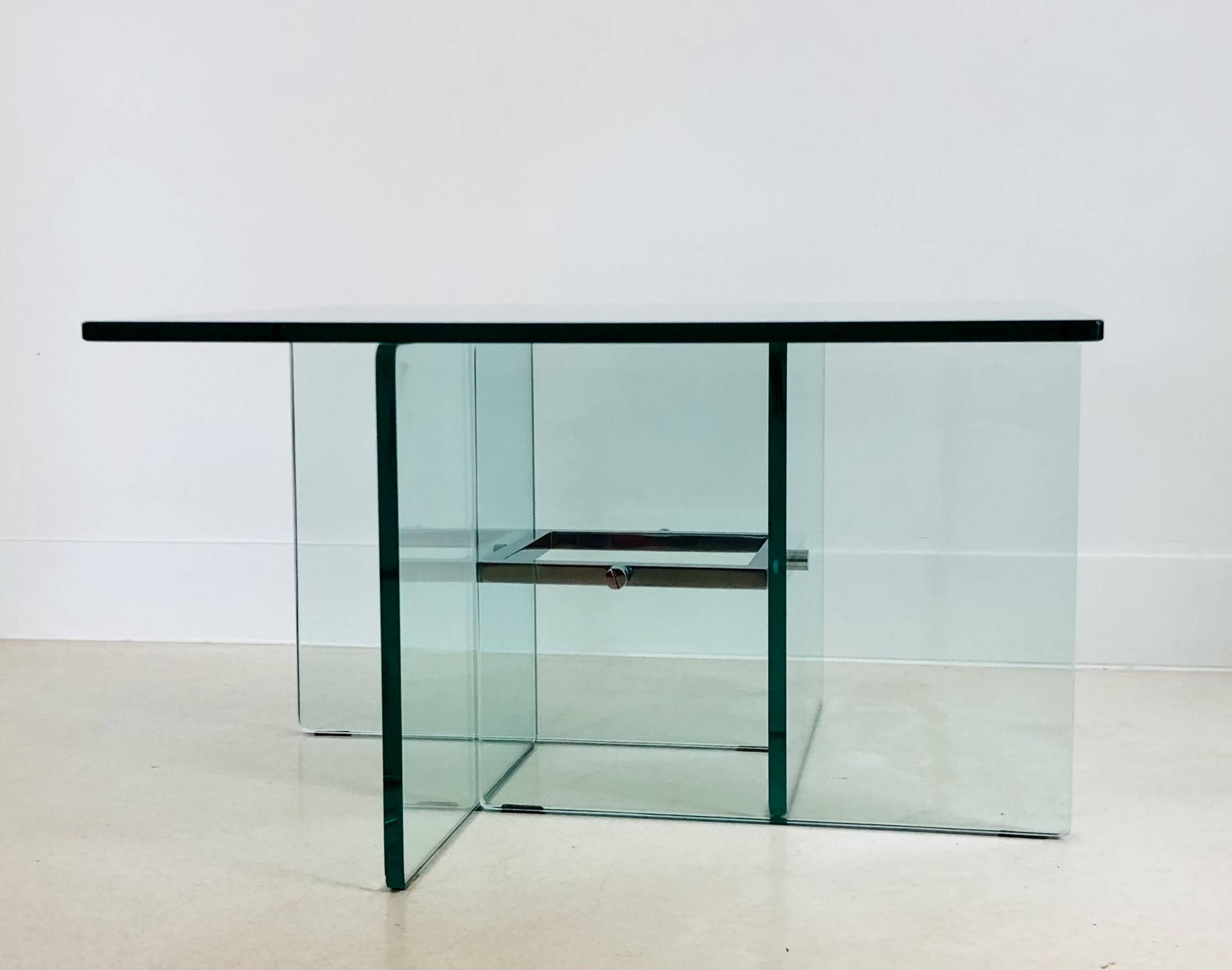 Square crystal glass coffee table, Italy 1970s