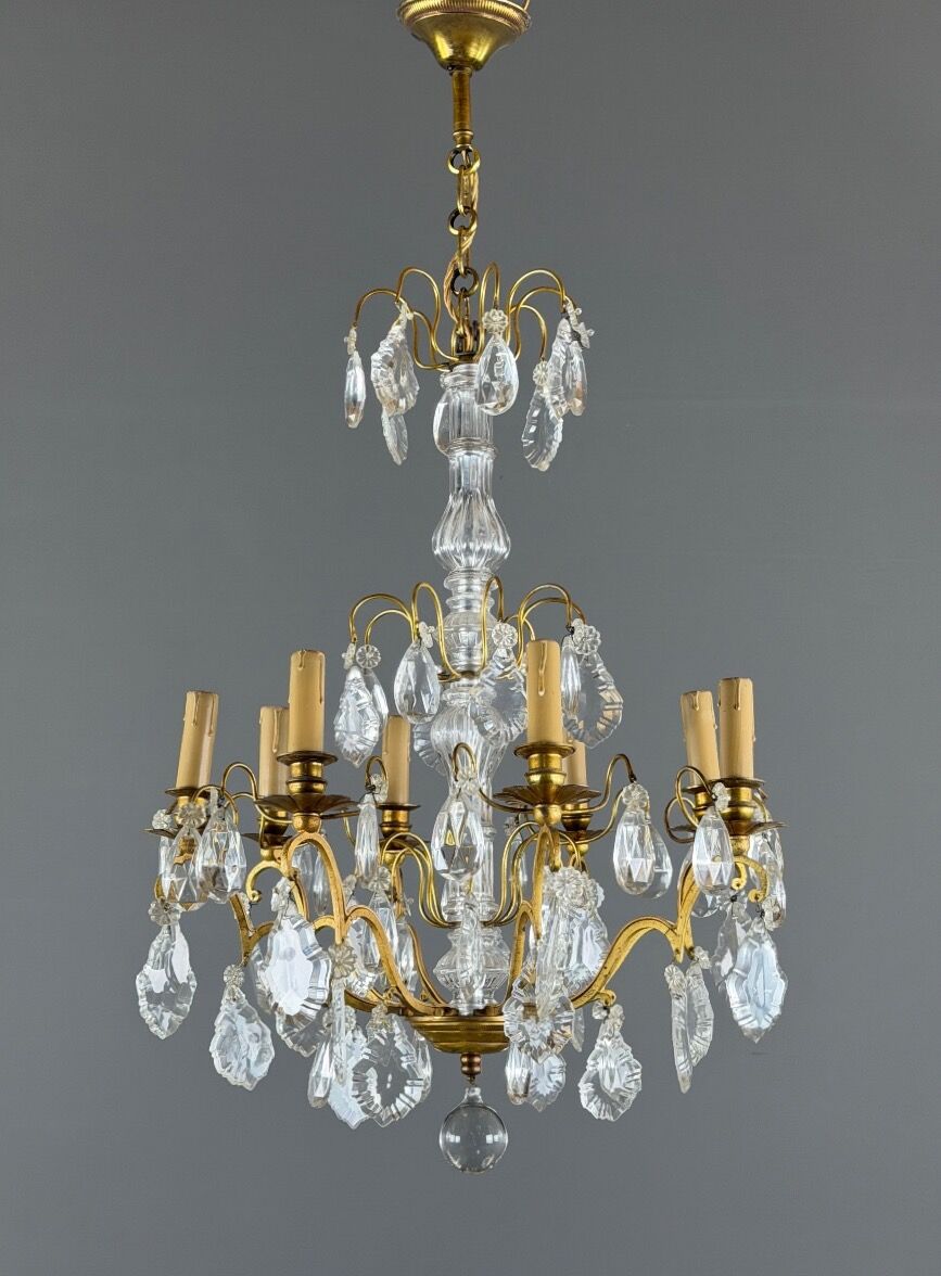 Louis XV style chandelier with pendants, 19th century