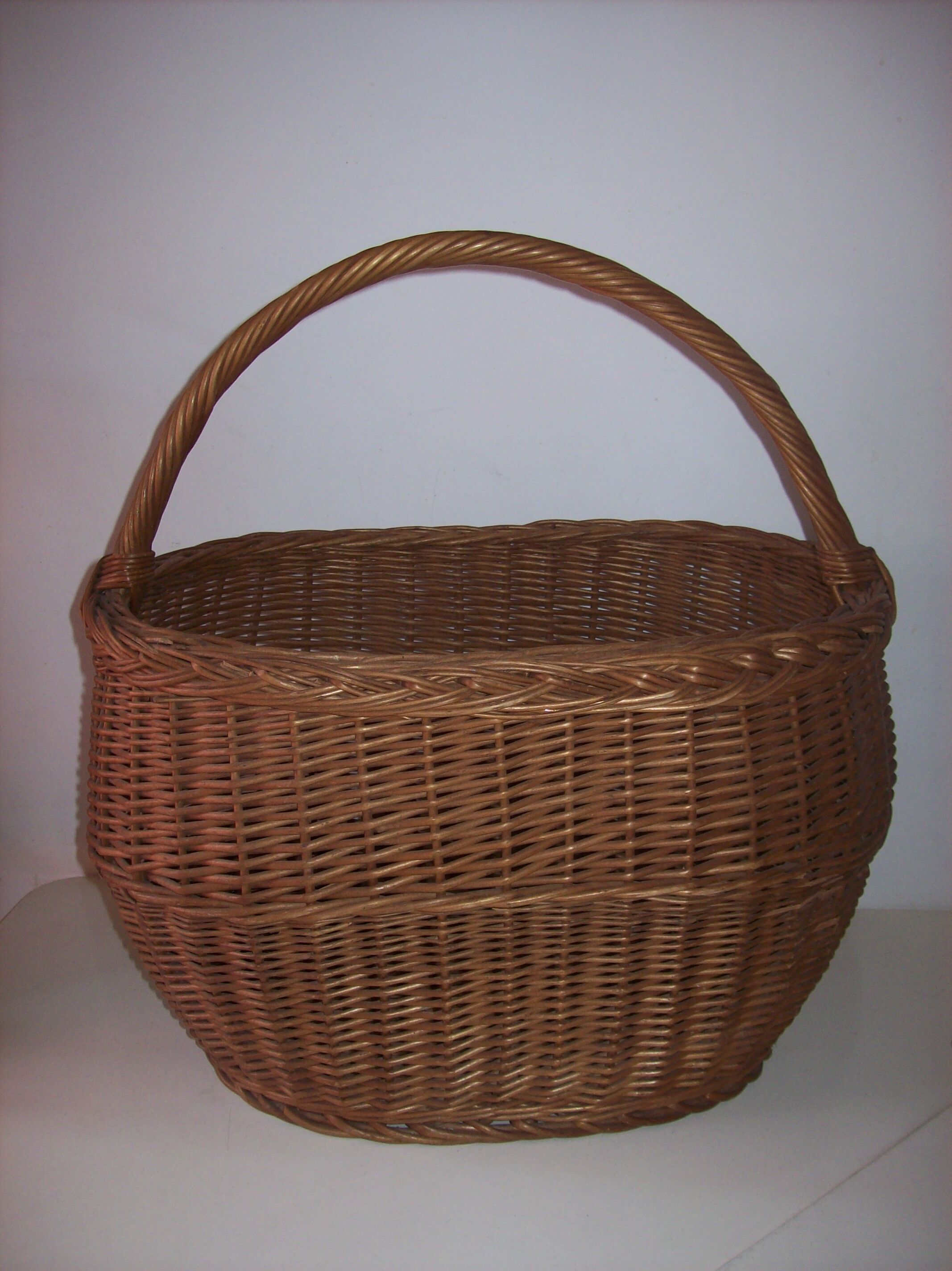 Wicker basket