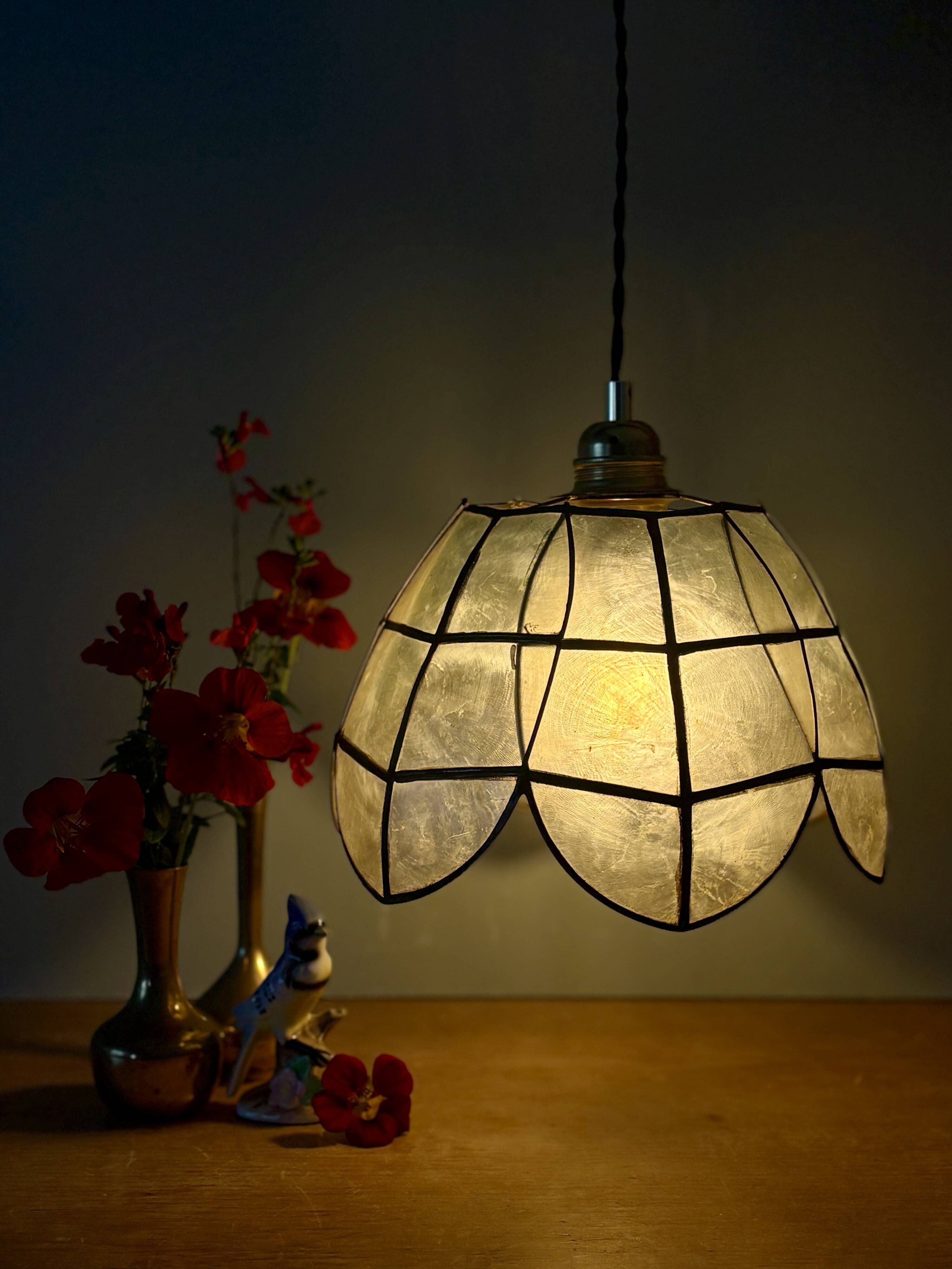Suspension antique lampshade in blue mother-of-pearl and brass