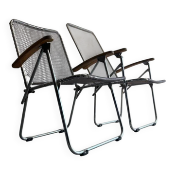 Set of two vintage folding chairs with an aluminium wire frame.