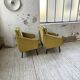 Paire de chauffeuses fauteuils vintage velours jaune