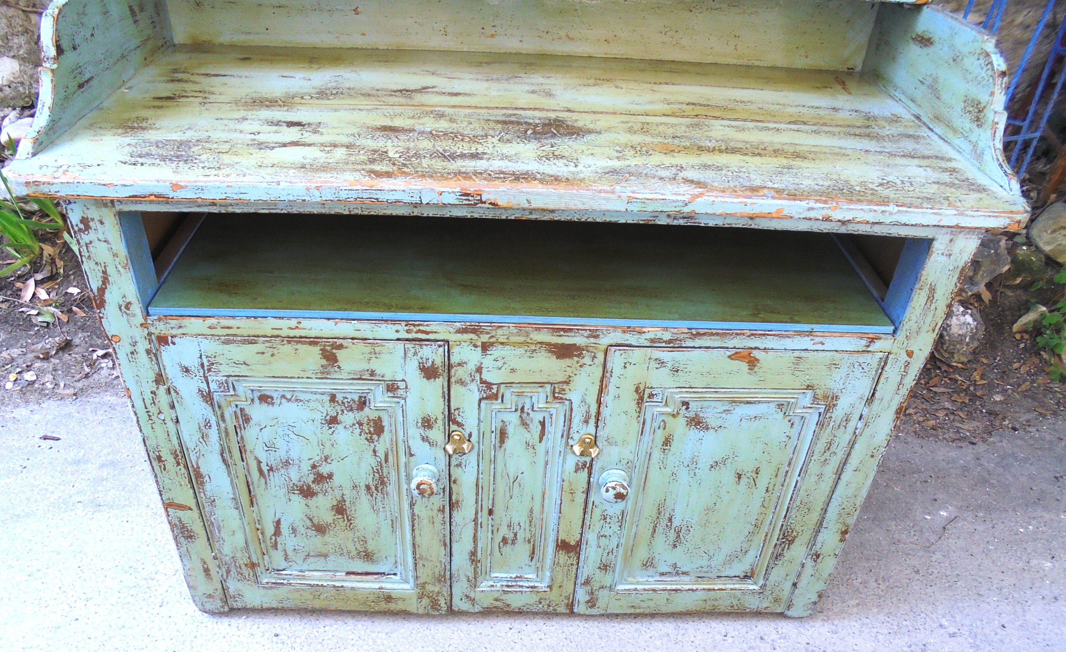 English buffet with dissociable shelf